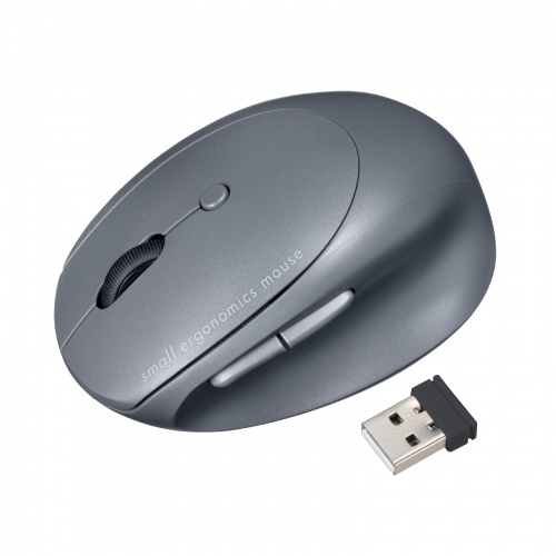 MA-EWBBS522BKのブラック本体と付属USB-Aレシーバー。Bluetoothと2.4GHzレシーバーの両方式を持つ型番です。