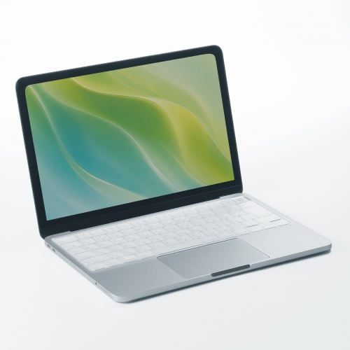 MacBook Neoへ装着したメーカー全体写真。