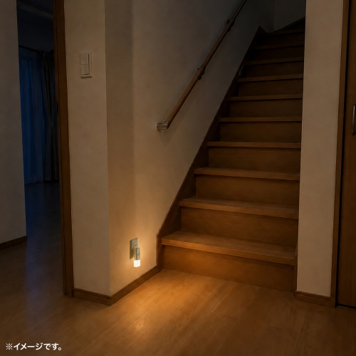 階段付近のメーカー設置イメージ。実測した照射範囲ではない。