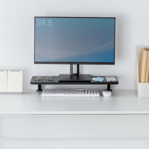 キーボードを台の下へ置いた幅600mm型のメーカー正面例。