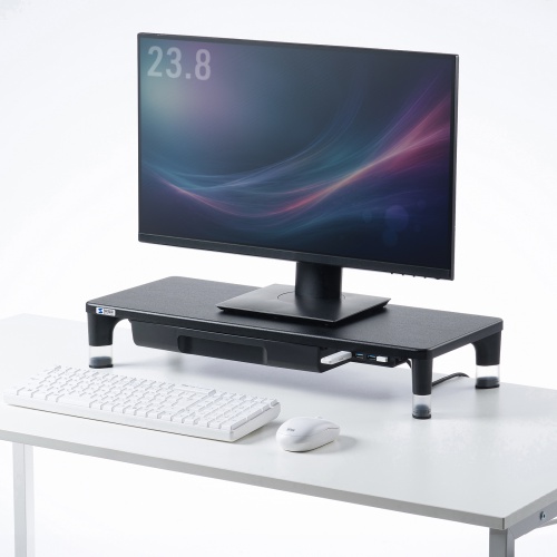 キーボードを手前に出したメーカー例。