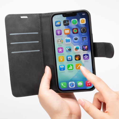 手帳型で操作するメーカー使用例。実使用レビューではない。
